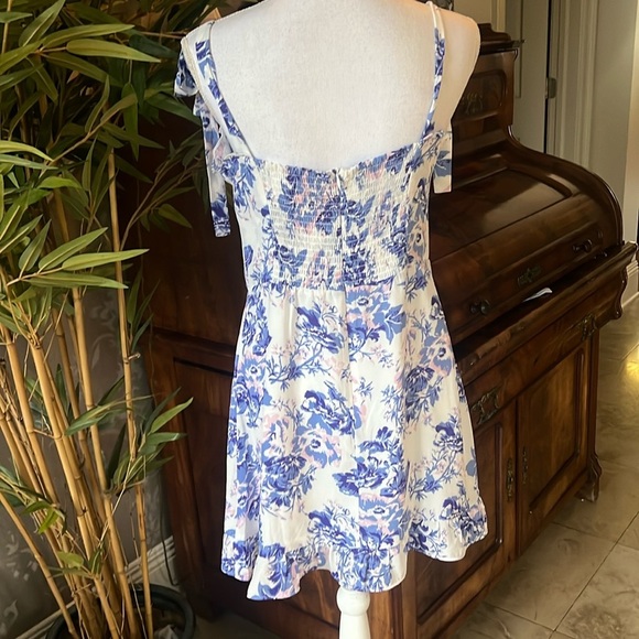 Aqua lady sundress, long hidden zipper large wrinkle free ties at shoulders - Picture 9 of 15